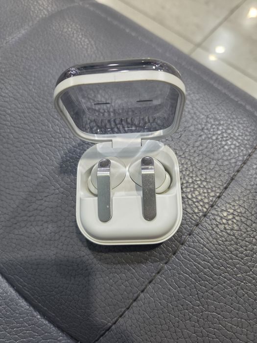 Galaxy buds 4 pro