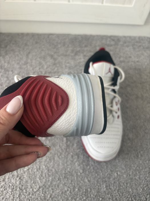 Nike Jordan обувки