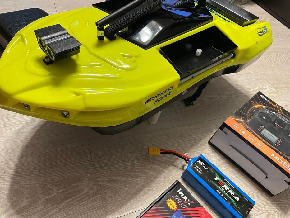 Navomodel Viper brushless, 3 cuve