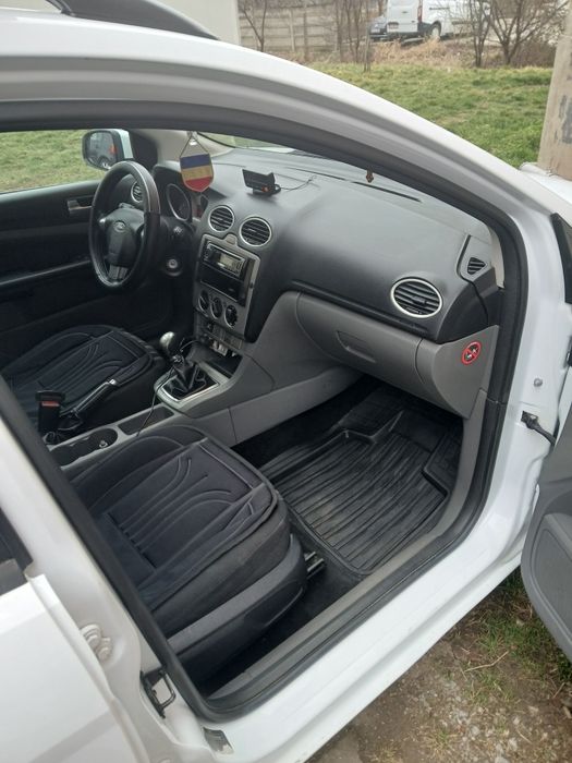 FORD Focus 2011 — imagine 3