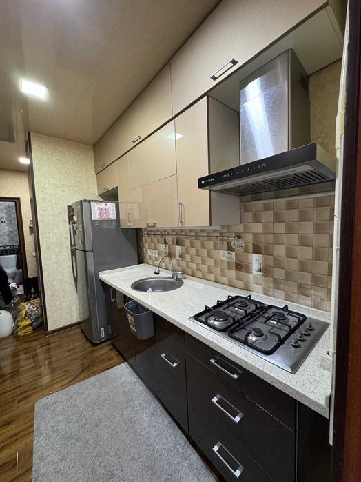 Продаю свою однокомнатную квартиру Новза 2/4/4