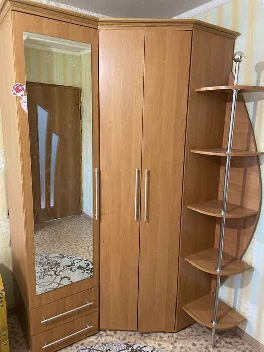 Продам спальньи гарнитур