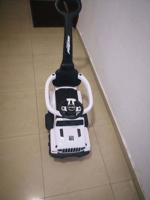 Активна гимнастика за бебе, Fisher Price"  детско КАМИОНЧЕ " moni"