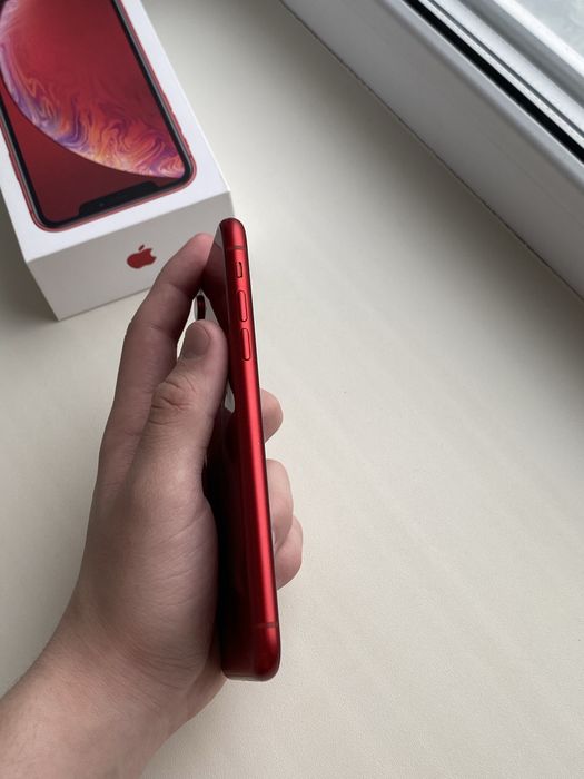 Продам iPhone XR  АКБ 76%