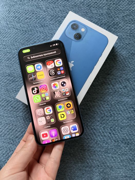 IPhone 13 в хорошем состоянии.