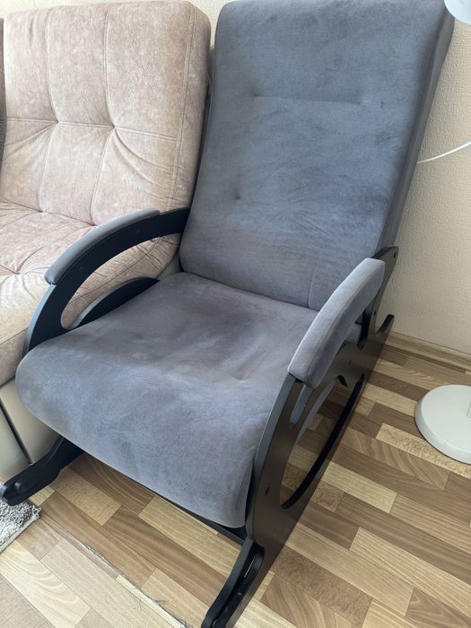 Продам кресло качалку