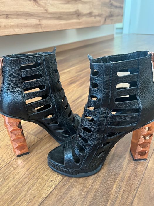 Токчета Ingiliz естествена кожа