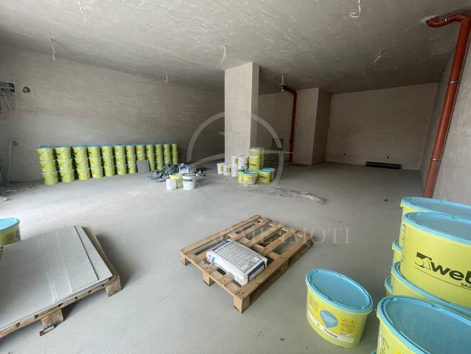 Продава се Магазин в Пловдив, Гагарин - 96 кв.м за 1493 €/кв.м - Снимка #1