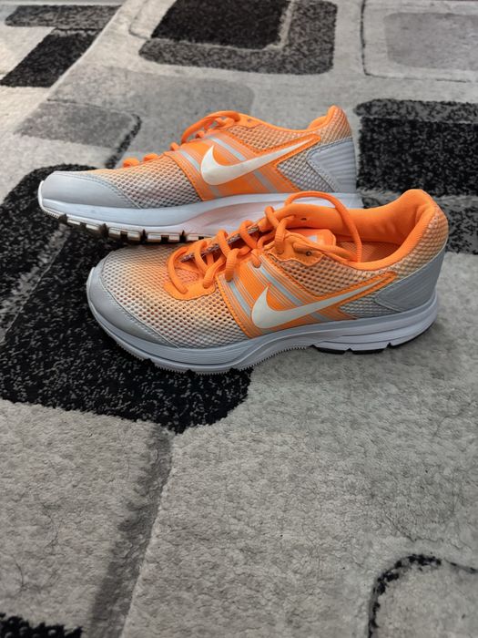 Дамски маратонки Nike