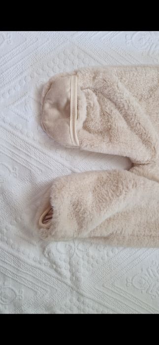 Combinezon pufos 80 cm bej
Purtat în data, stare perfecfa, ca nou