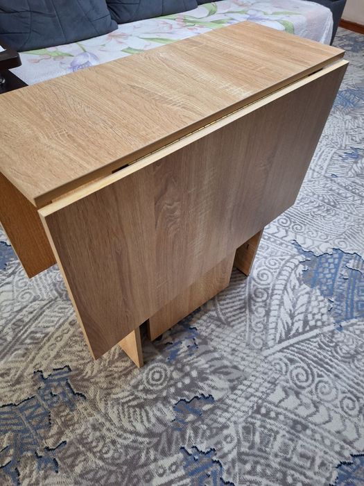 Stol ochilib yopiladigon