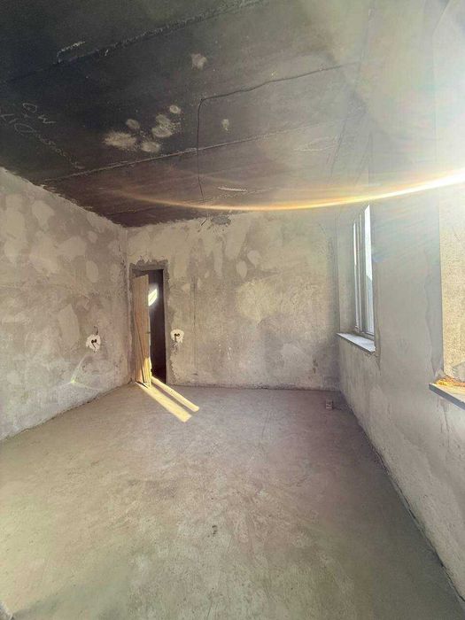 УЧ кахрамон постдан 3-3,5 км катеж 2 соток 5 хона каробка