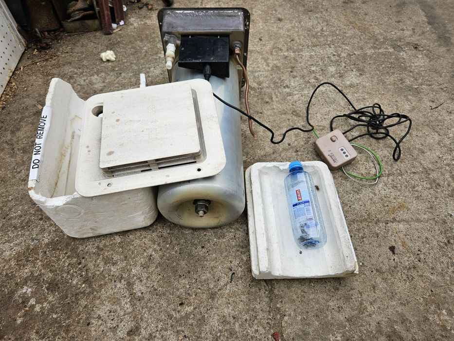 Boiler pt apa calda pe gaz original dedicat rulota camper kit complet