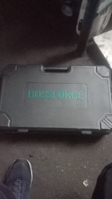 Продам набор инструментов для авто.