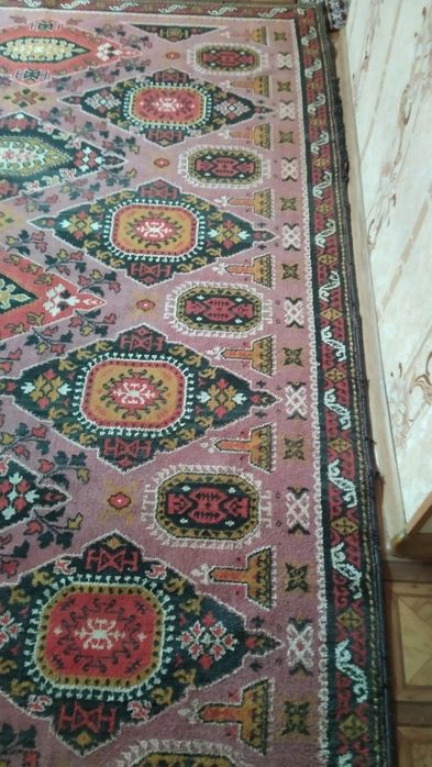 Продаётся  советский ковёр времён  SSSR davridan qolgan gilam Sotiladi