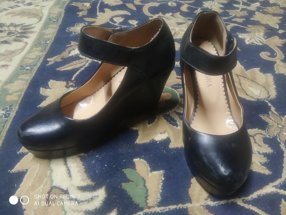 Продам вещи и туфли б/у.