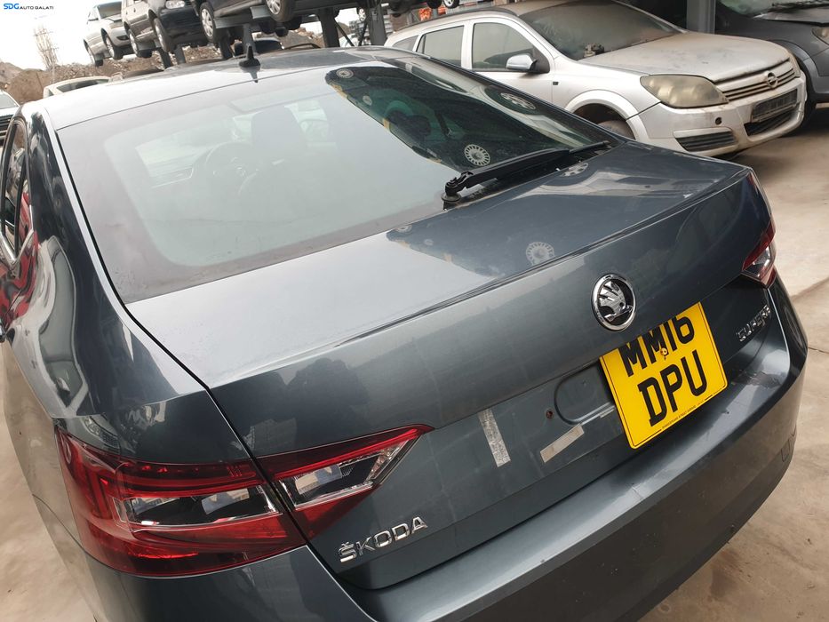 Capota Portbagaj Dezechipat cu Luneta Geam Sticla Skoda Superb 3 Berlina Sedan NFL Non Facelift 2015 - 2019 Culoare LZFY [K9421S]
