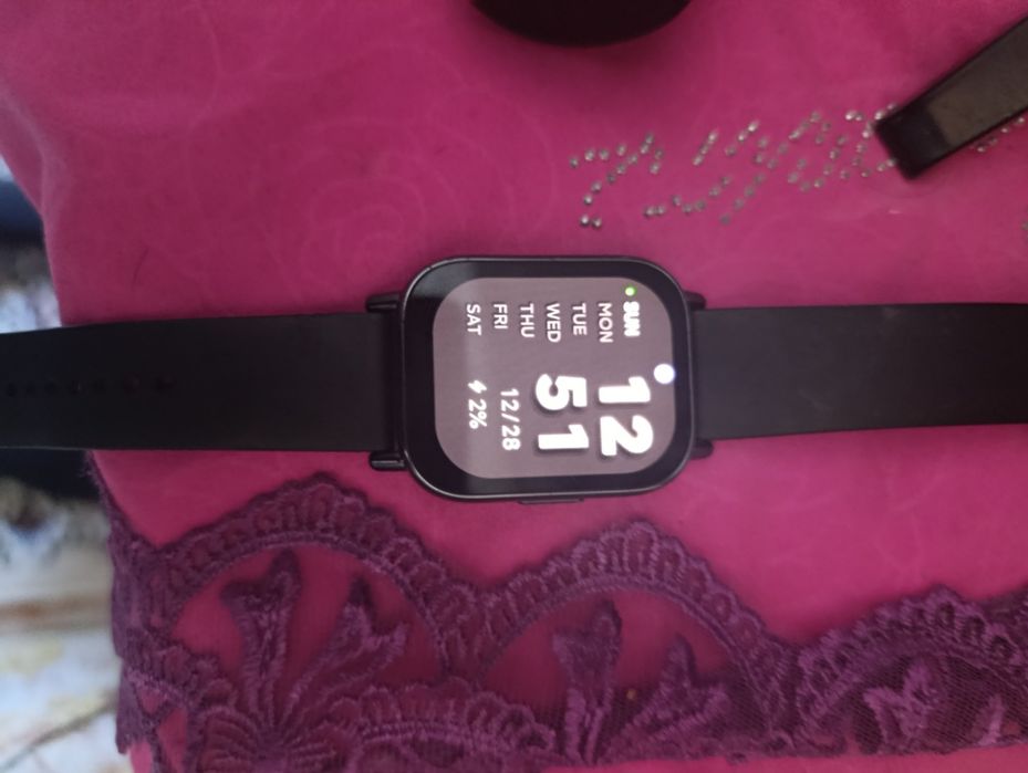 Smart watch sotiladi redmi