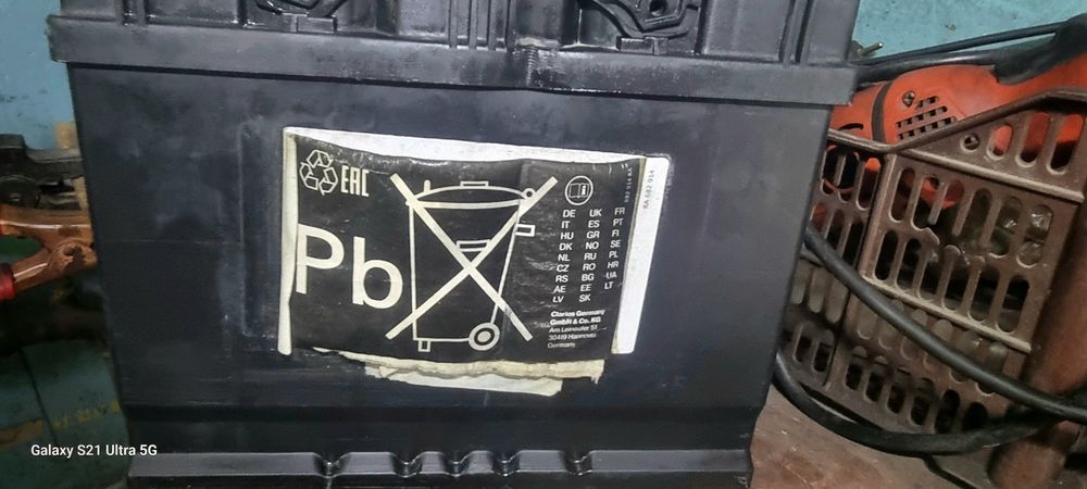 Продам аккумулятор на авто.