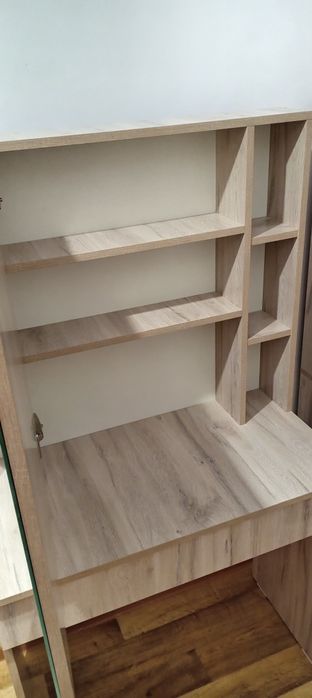 Продаётся стол . Новый