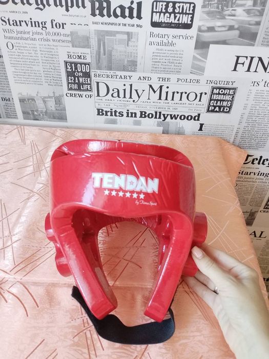 Протектори, каска и добок