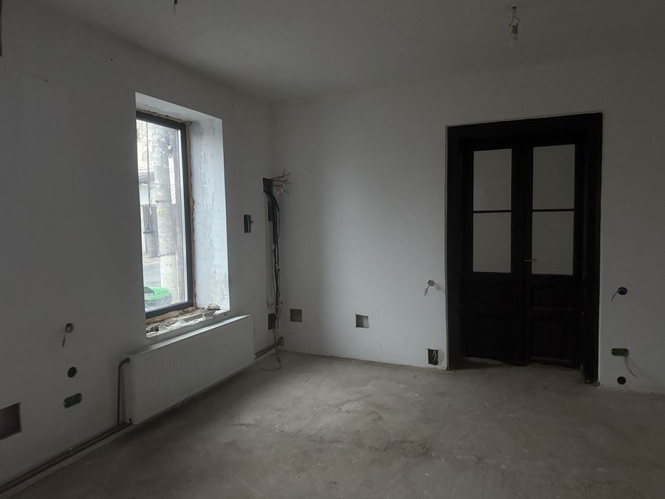 Casa/spatiu zona centrala!axente sever 18!