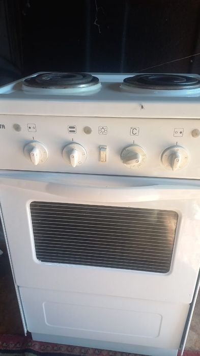 Продам электроплиту с духовкой