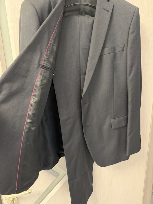 Абитуриентски официален костюм за бал Pierre Cardin M размер