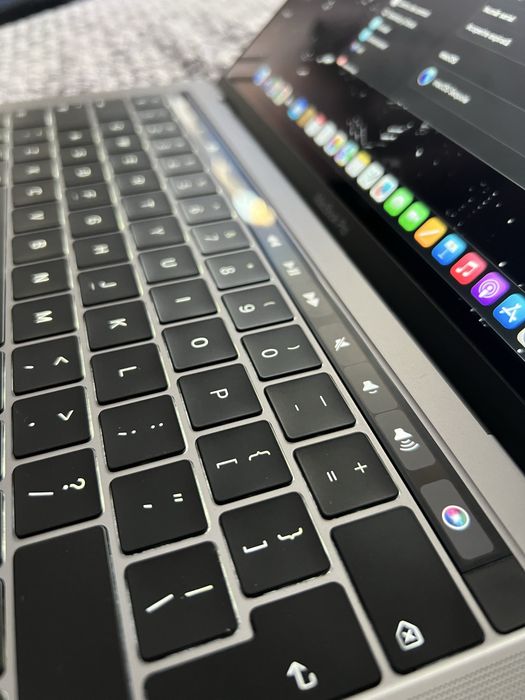 MacBook Pro 13 Touch Bar 2019
