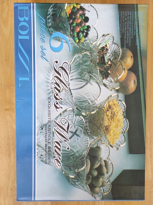 Набор из шести салатниц