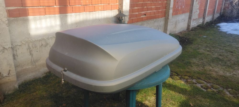 Аутобокс , кутия за багаж за автомобил и джип