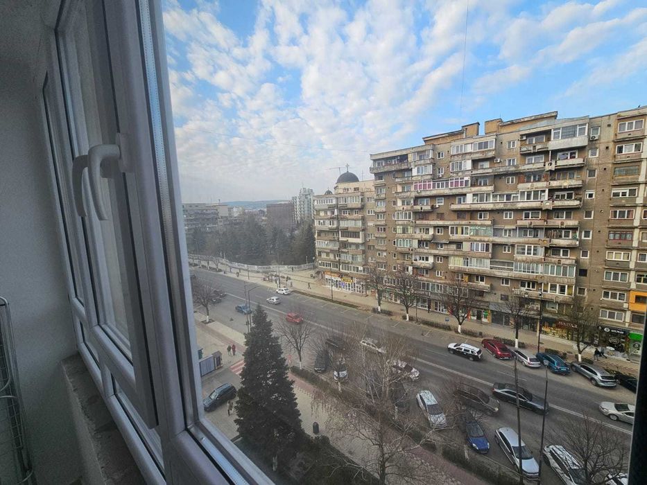 Inchiriez apartament