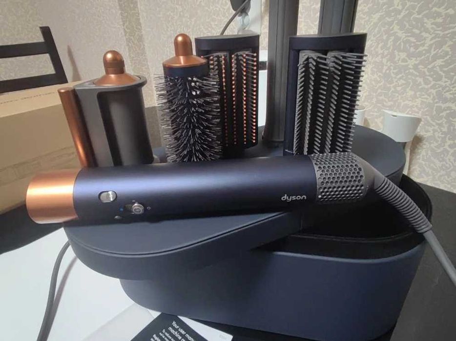 Dyson Airwrap HS05 Long синий + чехол и расчёски
