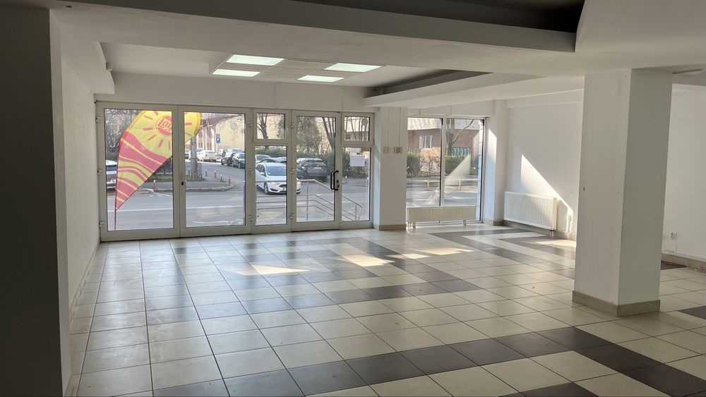 Spatiu comercial stradal 166 mp, vitrina 8 ml, ideal retail, farmacie.
