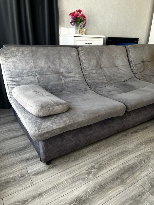 Диван б/у в хорошем состоянии.