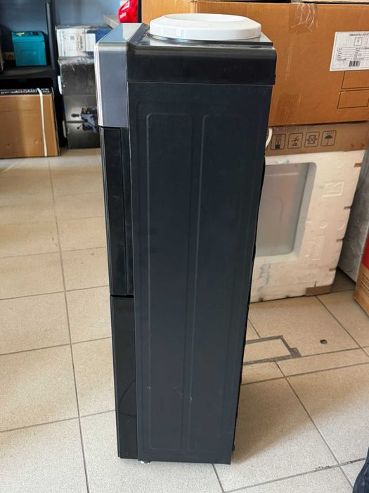 Диспенсър за вода BOMA BM- 675 - черен