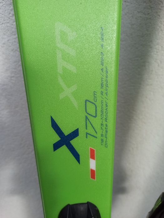 Ски Fisher, щеки Leki, каска Rossignol