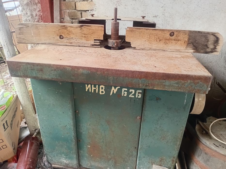 Машина за врати и прозорци