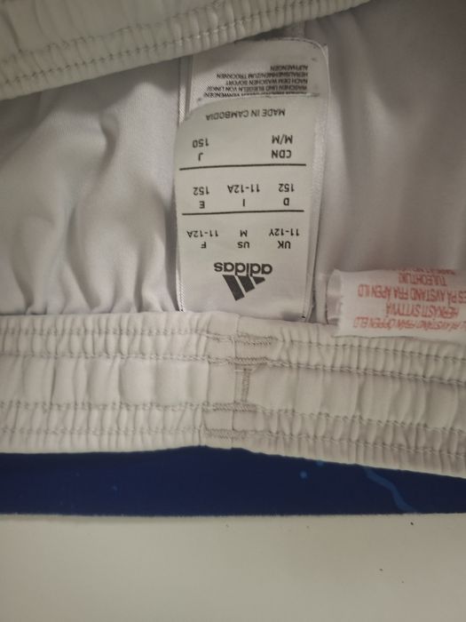 Pantaloni scurti adidas