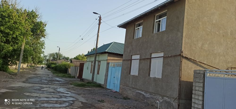 Урта Чирчик тумани КимПенХва МФЙ Янги кучаси 16 уй, газ ток атапления