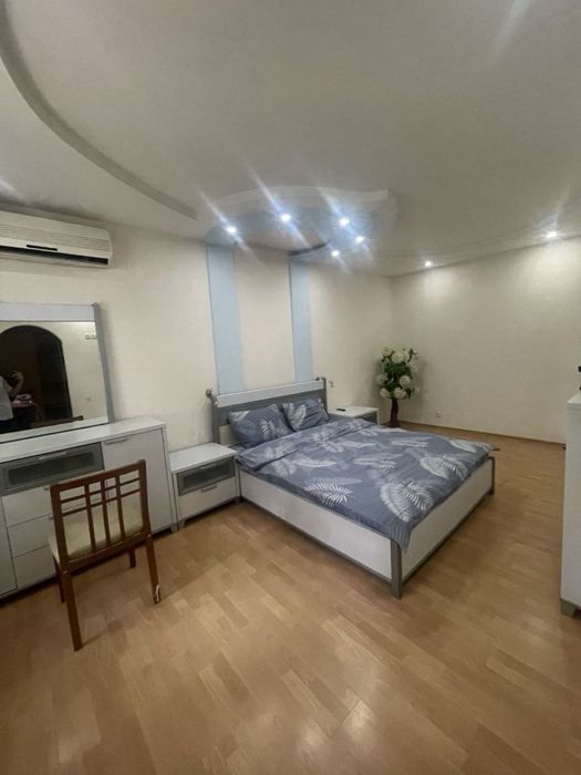 3/2/4 Алайский, Ц-2 , кирпич балкон 2х6, 80м2 цена 135 000 уе