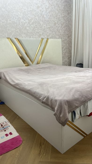 Продам кровать с матрасом