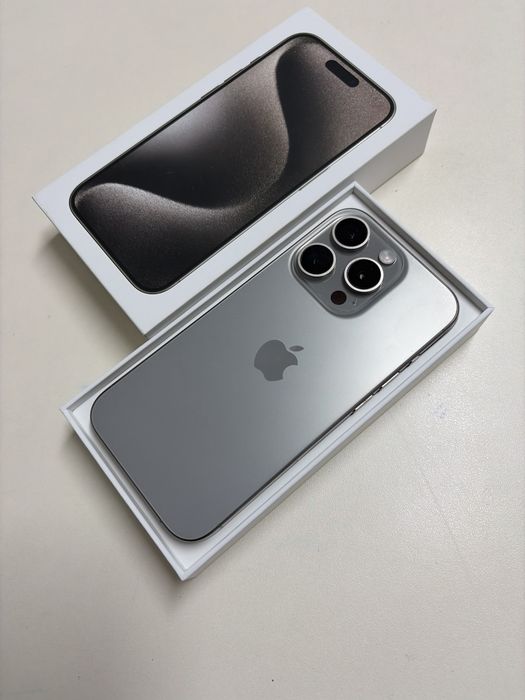 Magazin vinde : iPhone 15 Pro 256gb Natural Titanium impecabil