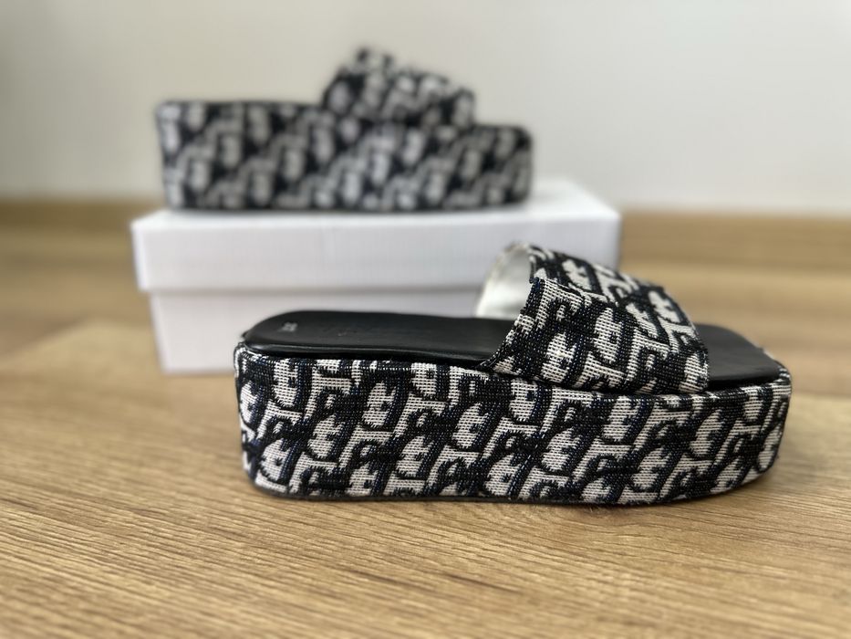 Дамски чехли Диор