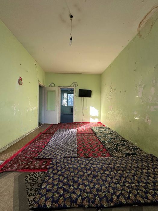 2 xona Kvartira sotiladi Yashnabot tumani Panilni bozor oldida