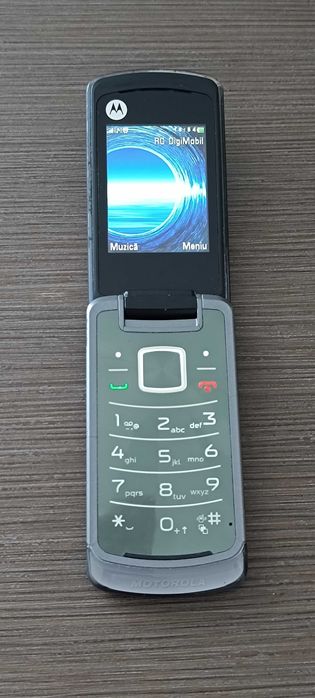 Se vinde Motorola Gleam și Nokia 6303