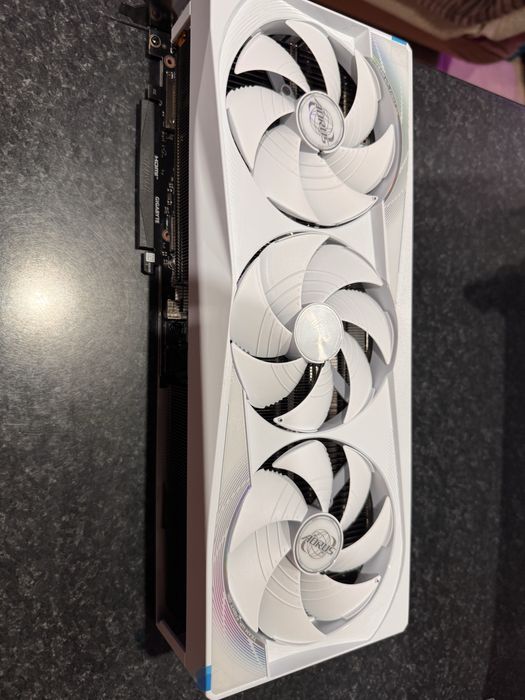 Placa video NVIDIA GeForce RTX 5080 Aorus Master ICE, 16GB DDR7