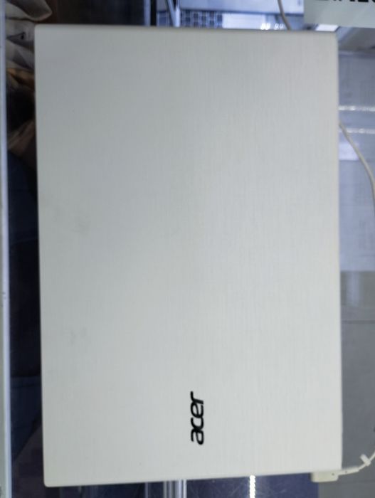 Acer Aspire    E5.