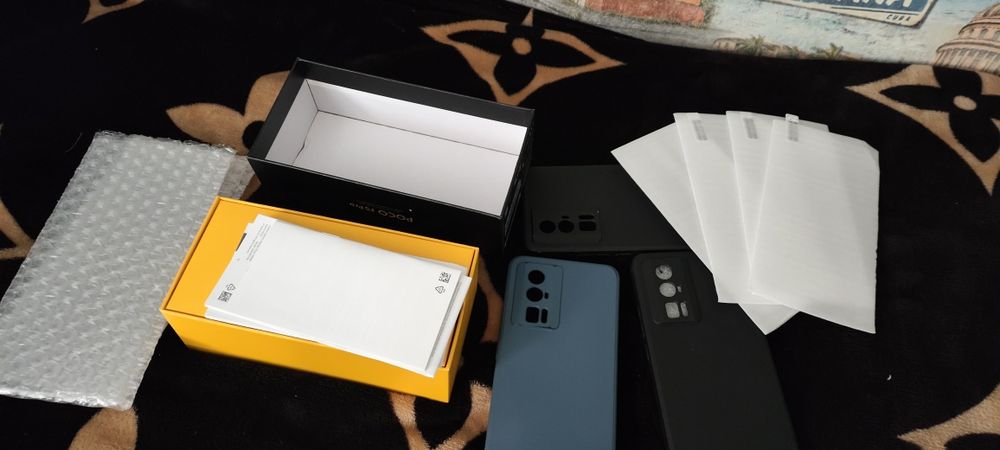 Продам Poco F5 Pro
