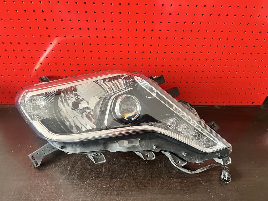 Far dreapta halogen lupa si led lumina de zi Toyota Land Cruiser 14-17